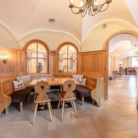 Bergjuwel Отель Нойштифт-им-Штубайталь