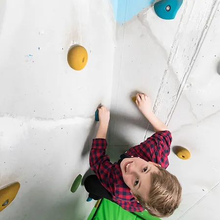 Отель Bergjuwel Нойштифт-им-Штубайталь